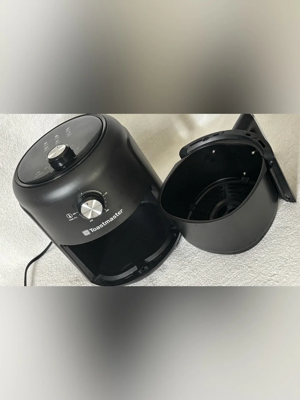 Toastmaster Black Air Fryer with Silver Handle - Compact Countertop Cooker